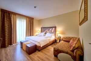 Superior Double Room with Shower room in Parc Hotel Flora