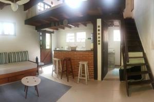 Loft situado a 700 metros da praia de BoiƧucanga