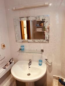 Ennasr, Apt très bien équipé, central et paisible