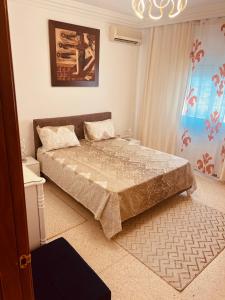 Ennasr, Apt très bien équipé, central et paisible