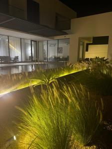 Black Swan Villa