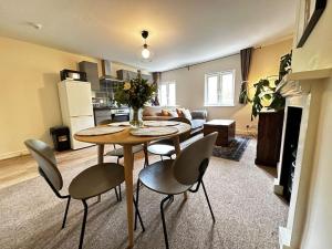 Airy central two-bed Suite