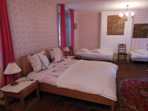 Appartement dans le petit château armand bourgoni