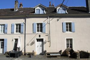 Appartement dans le petit château armand bourgoni