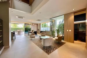 Casa Moderna 4 Suítes e Piscina