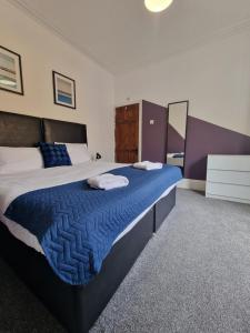 Comfortable 2 Bedroom Home 1 Bath Sleeps 4