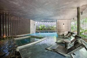 Encanto Luxe Jungle Apt 10min Beachhot Tubking