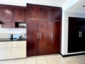 Icon NO LOAD SHEDDING Modern Studio - City