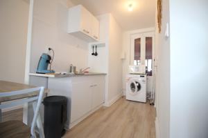 Chez Simon - Verdun Centre - Studio - 1 LIT et canapé convertible - Internet et TV - 4 personnes - Géré par Presta-ZenServices