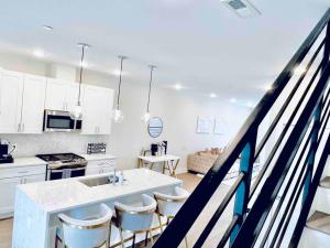 Luxurious 3BDR Penthouse with Private Rooftop Capitol and Monument Views Near Popular H Street Corridor Free Parking and Cancellation