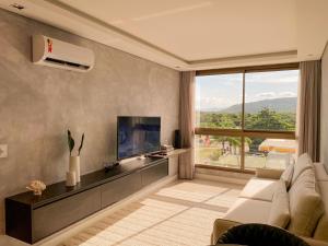 Jurere Internacional 2 Suites Lindo Completo