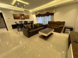 2 En-suite Rooms, Central & Garden Terrace