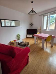 Appartements Appartement vue sur chateau fort de Lourdes : photos des chambres
