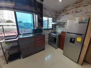 55-9B Hermoso moderno y completo apartamento