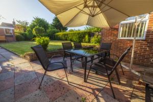 The Secret Garden - West Sussex - 3BR House with Drive