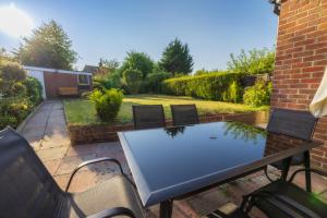 The Secret Garden - West Sussex - 3BR House with Drive