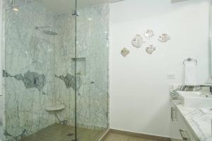 Encantame Towers 2 -Bedroom Luxury DLX Verano E905- Corner Balcony