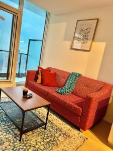 Elegant Condo Near Eaton Centre Mall