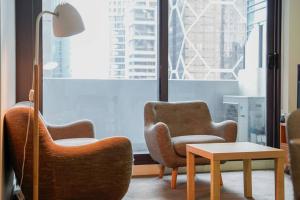 Impeccable Location! In CBD Next Melb Central 2B2B