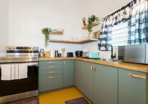 Centrally Located Beach and Restaurant Centric - 圣赫尔曼