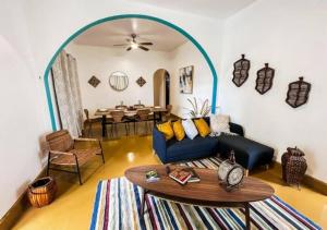 Centrally Located Beach and Restaurant Centric