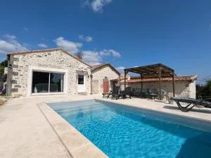 Maison familiale avec piscine privée et jardin pour 11 pers - FR-1-653-265 - Villebois-Lavalette