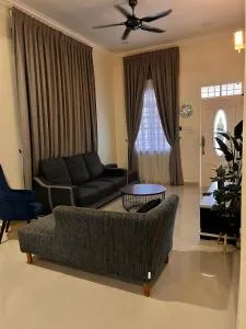 Fath's Lodge - Kampong Sura Masjid