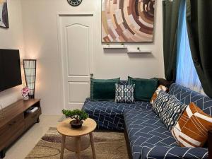 Cozy TriG Place near SM Seaside with Wifi Netflix free swimming pool & parking