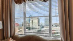 Cozy Downtown Condominium - Springfield