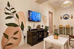 Boho Beach Vibes 2br Apt 2 in Makati