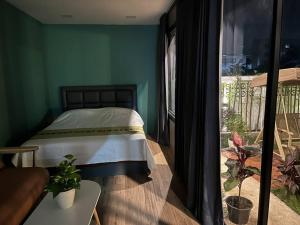 浪漫花园的两卧民宿 独立庭院 近mrt 3