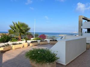 Apartament sea view and direct beach access