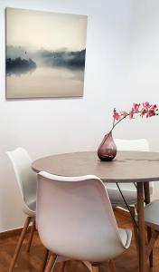 Minimalist Newly Renovated 1Bd near the center