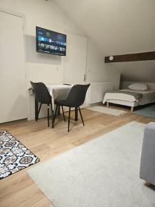 Studio proximité gare ligne H