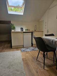 Studio proximité gare ligne H