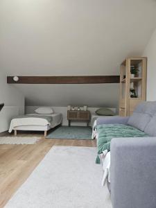 Studio proximité gare ligne H