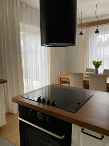 Cozy private house with backyard and hot tub