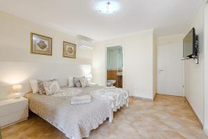 Villa with private pool and beautiful garden