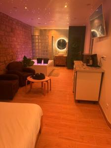 Appartements Suite Yao avec jacuzzi Montataire YaoSpa60 : photos des chambres