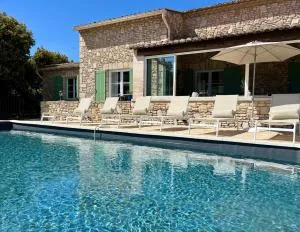 L'Oustau de la Colline - Villa avec piscine privée chauffée 12 personnes au coeur du Luberon - Cavaillon