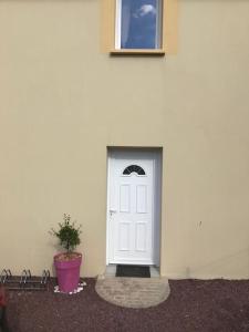 Appartements Appartement T3 individuel avec acces piscine et jardin prives : photos des chambres