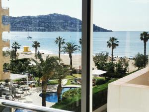 Spacieux Appartement Rose front mer et piscine