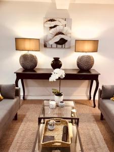 Bell Cottage by Ludlow Castle with onsite parking