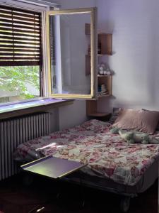 Central Artist Room - Victory Avenue