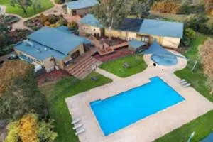 Free access to resort facilities onsite bar pool gym - Wonthaggi