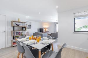 8 Middlecombe - Luxury Apartment at Byron Woolacombe, only 4 minute walk to Woolacombe Beach!