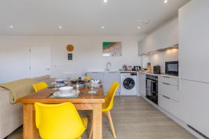 7 Middlecombe - Luxury Apartment at Byron Woolacombe, only 4 minute walk to Woolacombe Beach!