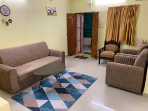 KesarHomes FLT101 2BHK 1st Flr -HomeStay-Lift-AC-Kukatpally