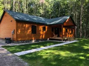 Log Cabin INN HotTub Pool Trails ATV Snowmobile Nature - Frederic