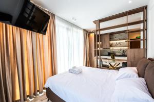 Studio Luxury Suite Near Center